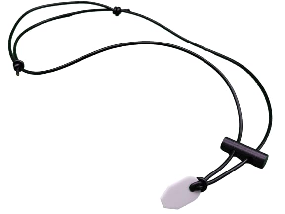Outdoor Fire Starter Necklace – Emergency Survival Tool with Ferro Rod, Ceramic Striker & Paracord Lanyard