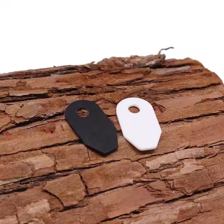 Outdoor Fire Starter Necklace – Emergency Survival Tool with Ferro Rod, Ceramic Striker & Paracord Lanyard